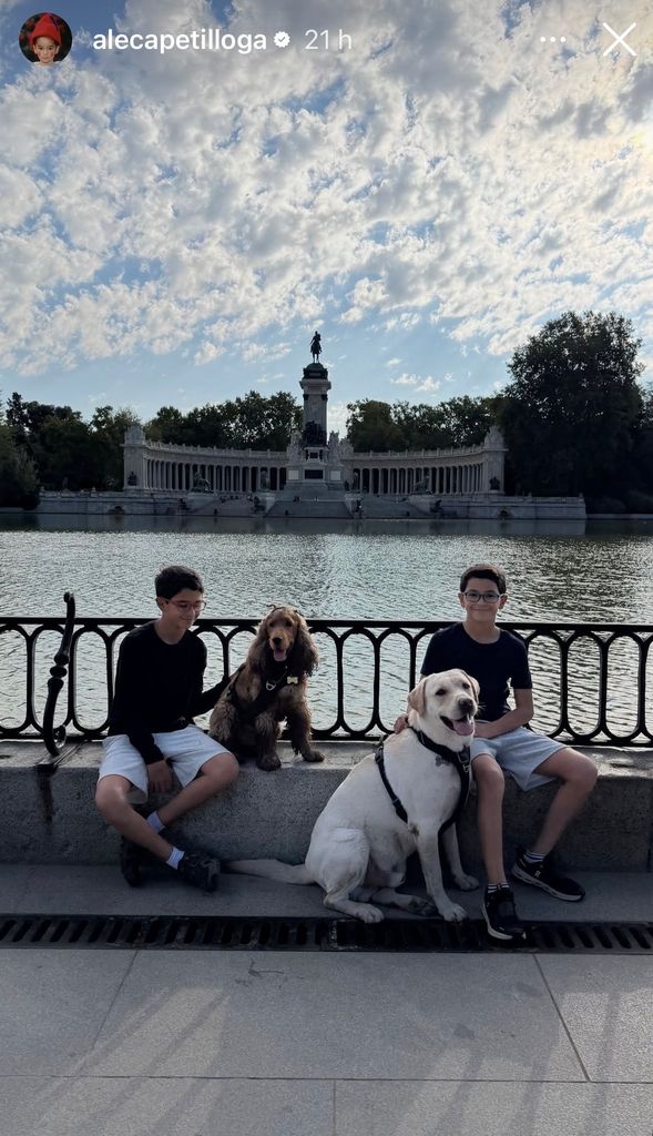 Daniel y Manuel en el parque de El Retiro en Madrid.