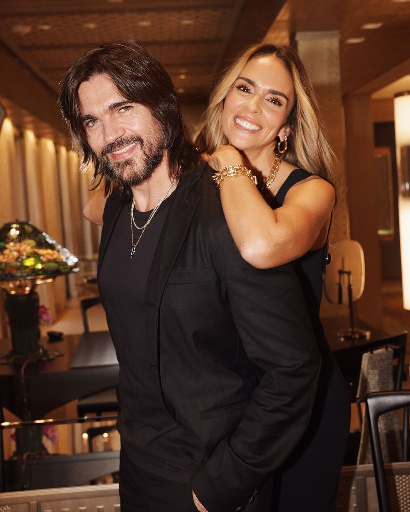 Juanes y Karen Martínez 