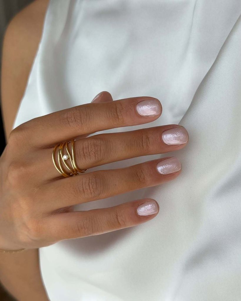 Manicura efecto wave para novias