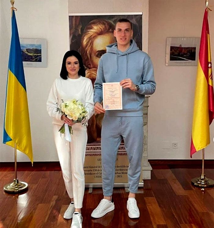  Andriy Lunin y Anastasia Tamazova