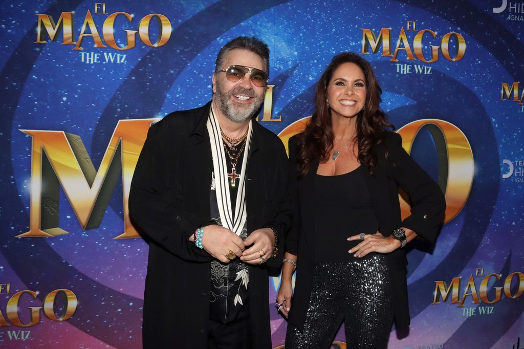 Manuel Mijares y Lucero en la premier de "El Mago The Wiz" en Teatro Hidalgo en la Ciudad de México.