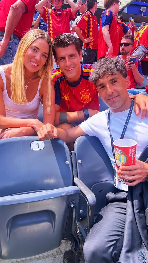 Álvaro Morata y Alice Campello con el Mago Pop