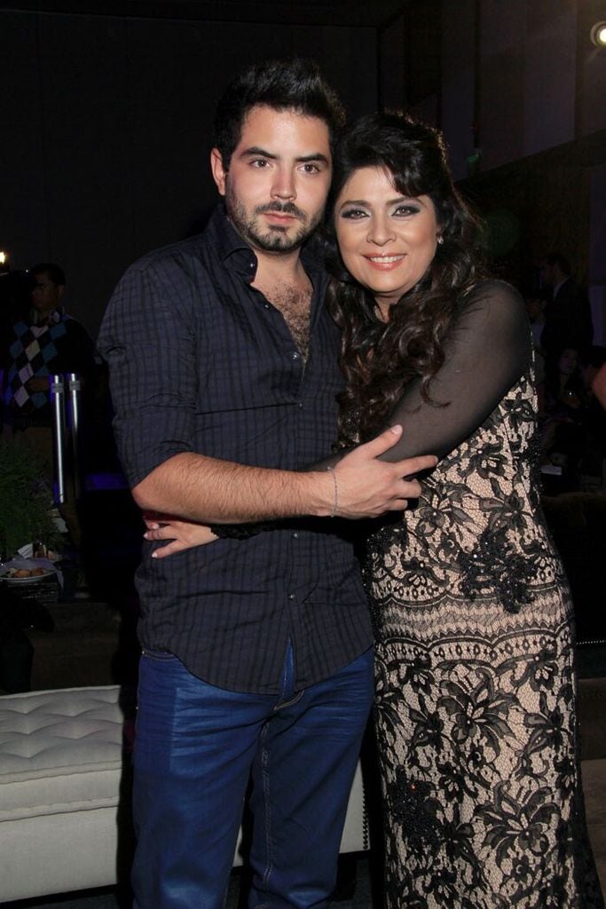  José Eduardo aceptó que se lleva muy bien con toda su familia y que no tiene problemas ni rencores hacia nadie, ya que él desea la felicidad de sus padres y hermanos.