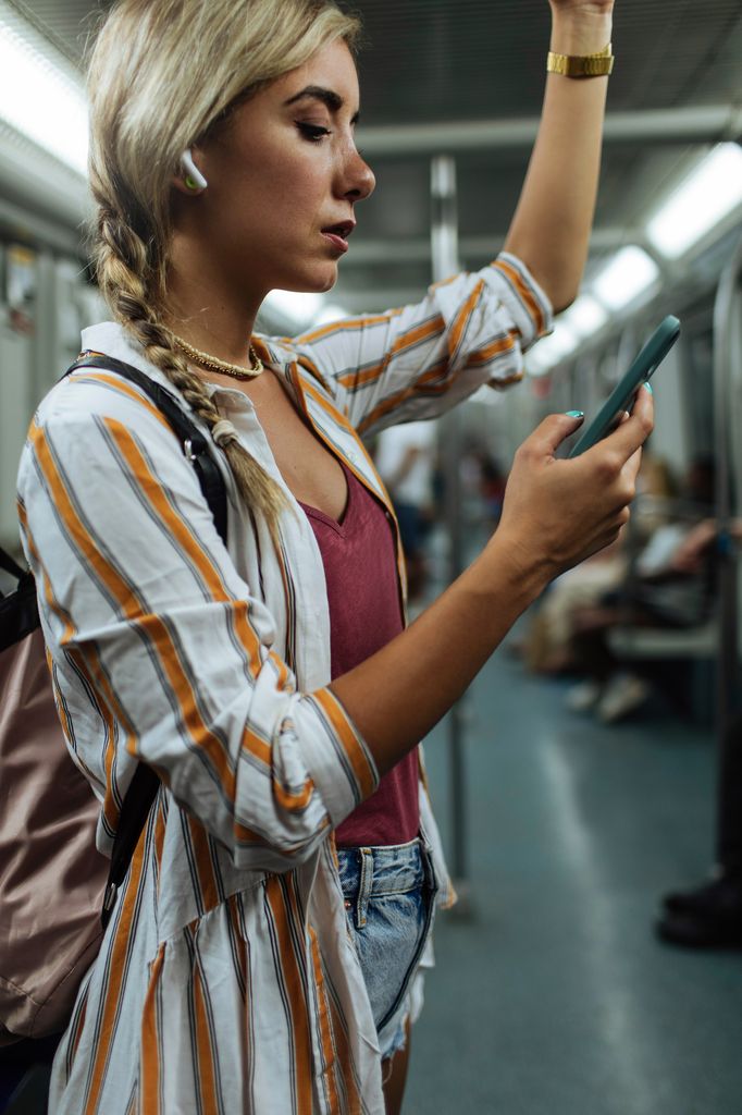 chica telefono movil