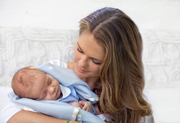 La princesa Magdalena de Suecia presume a sus angelitos