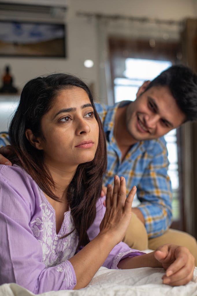 chica enfadada chico