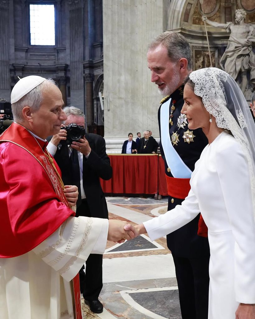 El rey Felipe VI y la reina Letizia con el Papa León XIV