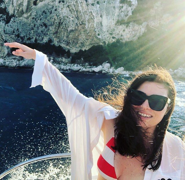 Miray Kaya es la agente de prensa y publicista de Mert Ramazan DEmir