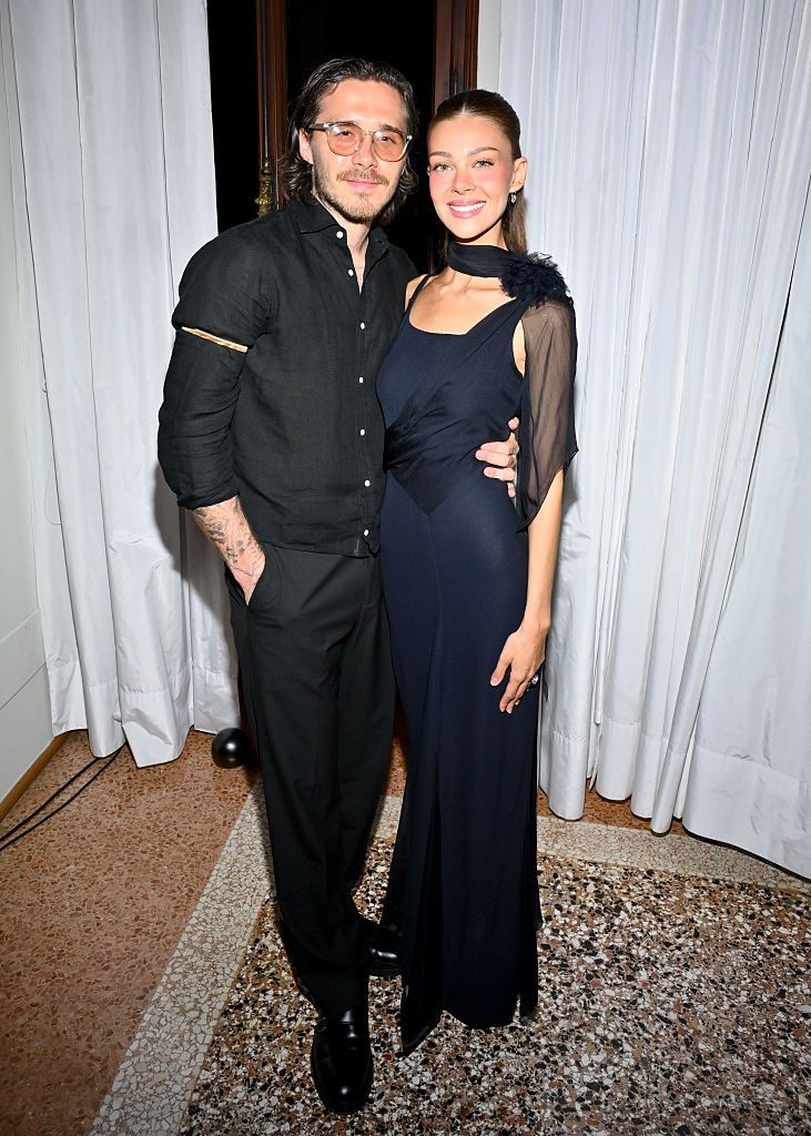 Brooklyn Beckham y Nicola Peltz en la fiesta de los Globo de Oro organizada por Aman Beverly Hills de Venecia
