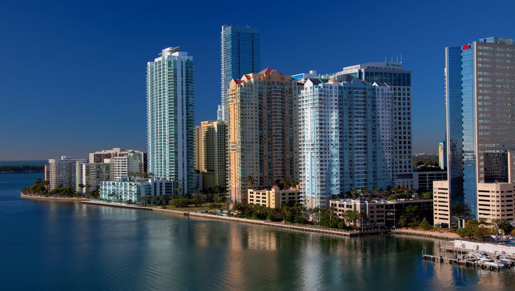 Miami continúa consolidándose como una de las ciudades más atractivas del mundo para quienes buscan combinar calidad de vida, oportunidades profesionales y experiencias de primer nivel.