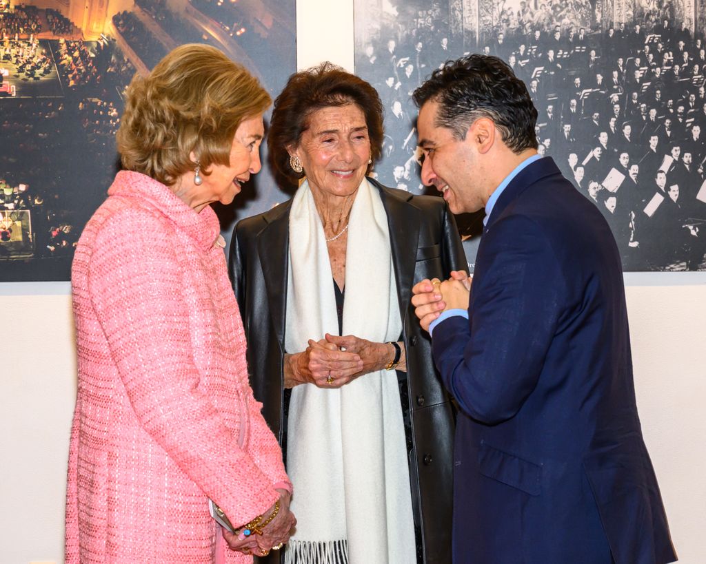 La reina Sofía y Paloma O'Shea (presidenta de la Escuela Superior de Música Reina Sofía) con Andrés Orozco-Estrada, director titular de la orquesta