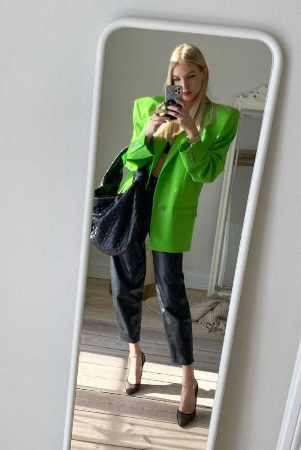 leonie-hanne-2z
