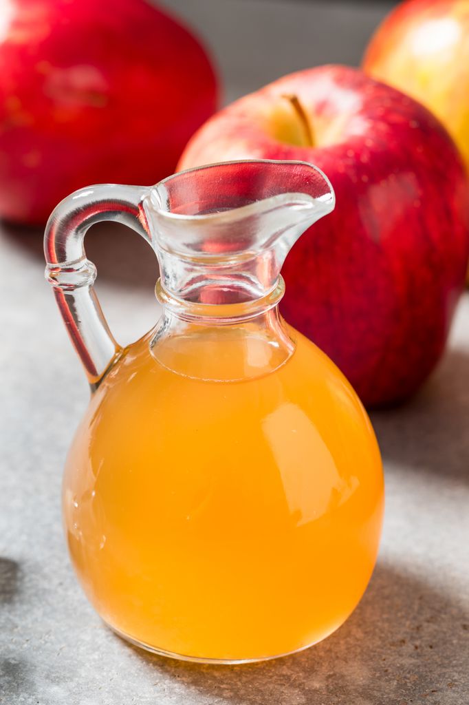 El más recomendado es el vinagre de manzana sin filtrar, por su perfil ligeramente ácido. 