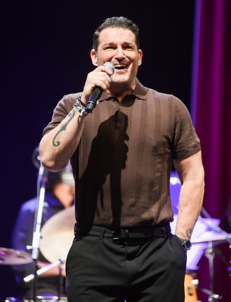 Manu Tenorio actuando en Sevilla