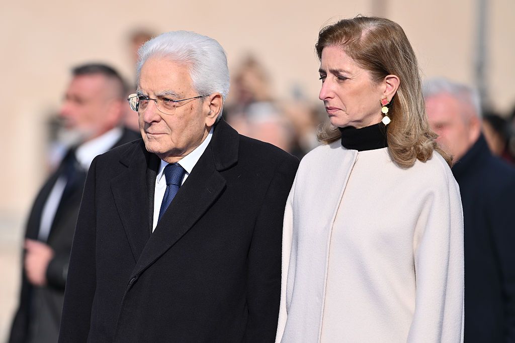 Sergio Mattarella, presidente de la República Italiana, y su hija Laura Mattarella durante la inauguración de los JJ.OO. Milan-Cortina 2026