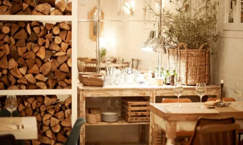 El lado natural de la deco encuentra en Dray Martina (draymartina.com), cafetería de mañana y restaurante de tarde y noche, una forma de expresión con la que sentirse a gusto. Proyecto de Madrid in Love. © Lucia M.
