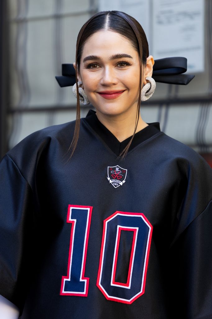 Así llevan las it girls los jerseys deportivos en el street style.