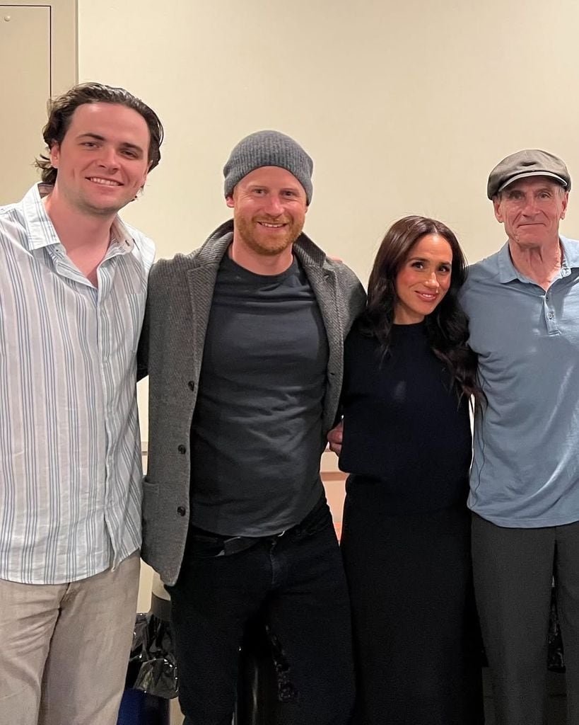 Meghan y Harry con James Taylor en el backstage