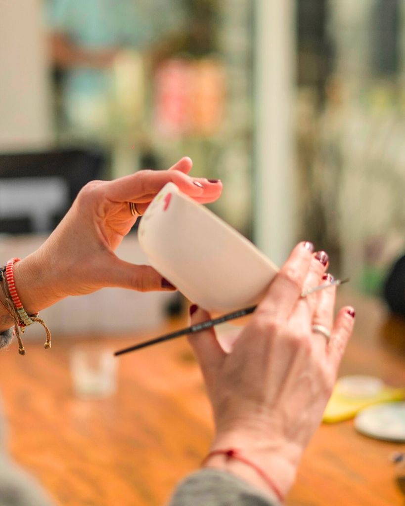 La cerámica se ha convertido en una de las actividades favoritas de diferentes generaciones. 