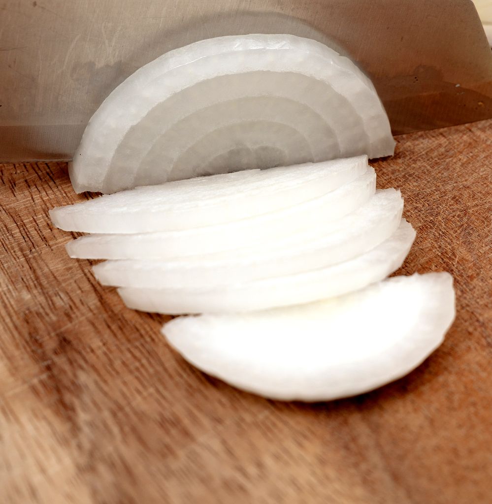 La cebolla (o cebolleta), ingrediente fundamental para la preparación de este plato. 