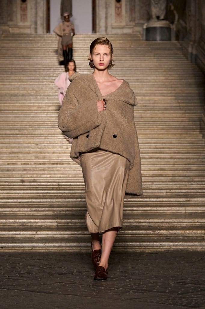 Max Mara: desfile de la colección Resort 2026 en Nápoles