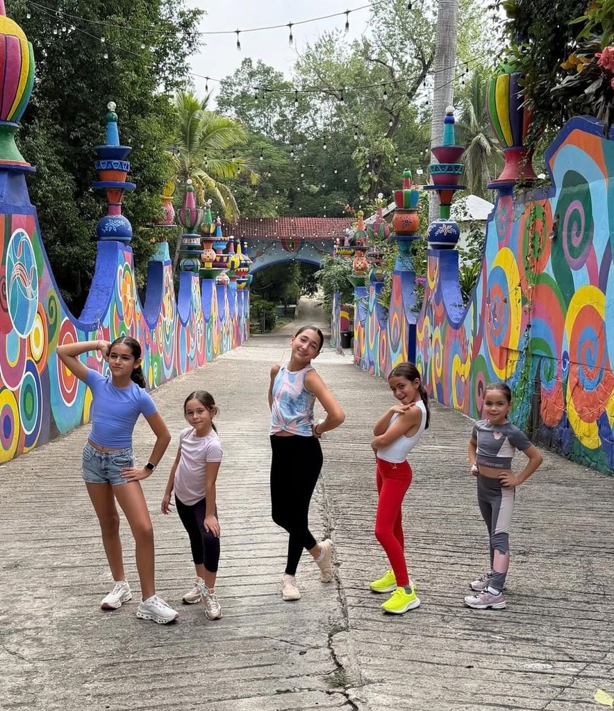 Carolina, Emilia, Jacky, Renata y Paula, las 5 hijas de Jacky y Martín.