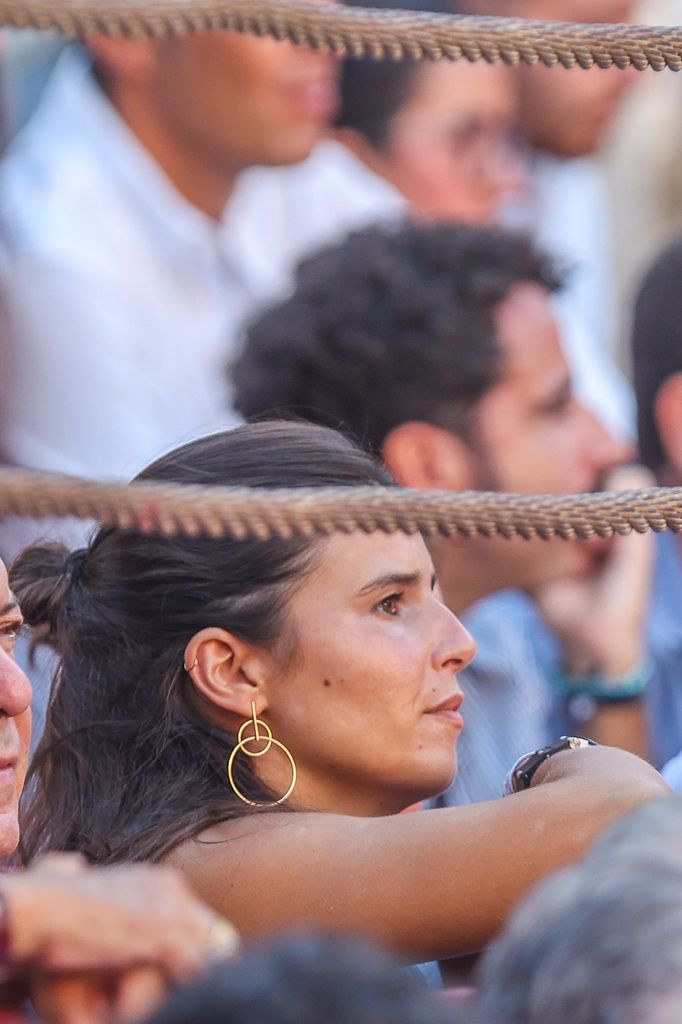 Tana Rivera en una tarde de toros en familia en Málaga viendo a Roca Rey, 2026