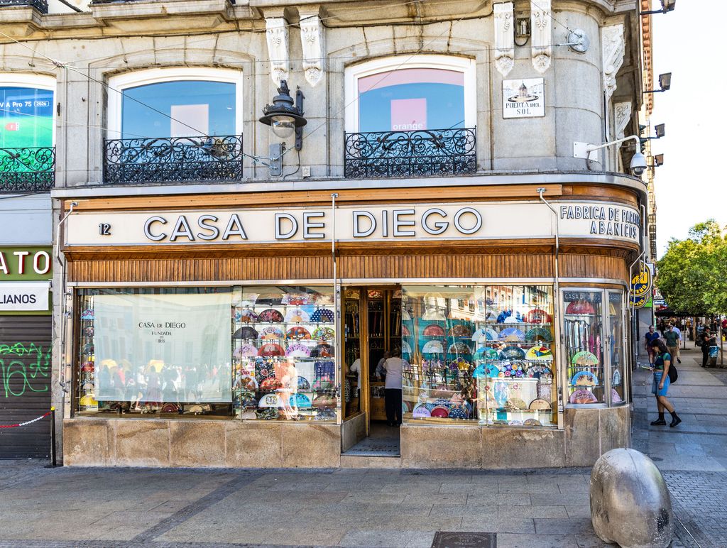Una foto de la fachada de Casa de Diego