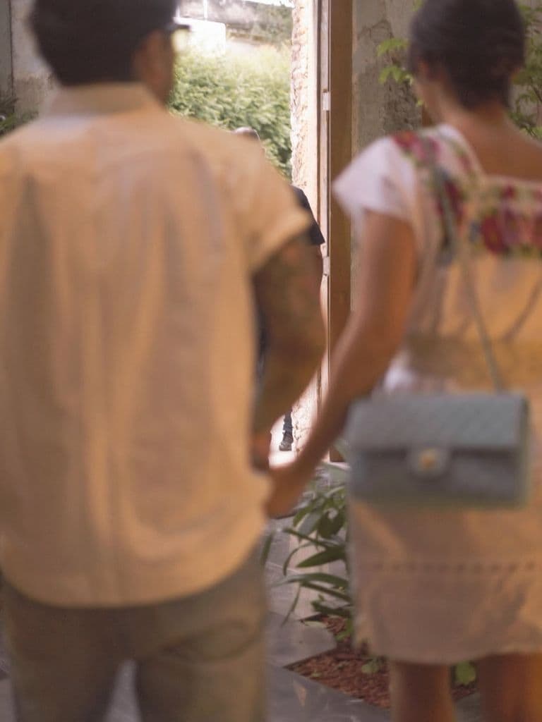 La pareja recién cumplió su primer año de casados.