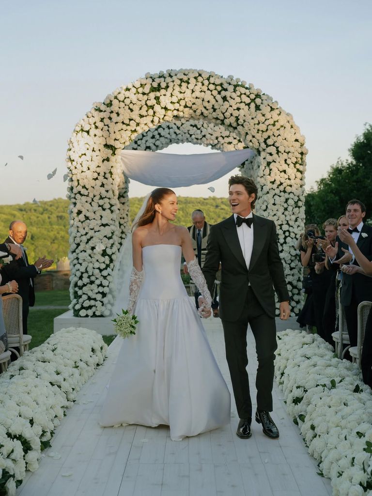 Nicola Peltz y Brooklyn Beckham asistieron juntos a la boda de Will Peltz y Kenya Kinski-Jones, un enlace muy especial para la familia de la actriz
