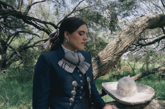 Emocionada por este nuevo lanzamiento, Camila Fernández nos cuenta los detalles detrás del proceso creativo, cómo involucra a su familia y si es que participaría en un reality show 