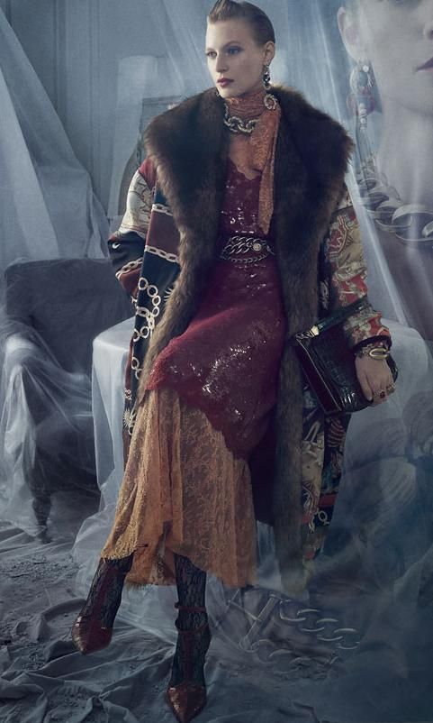 modelo con vestido de zara