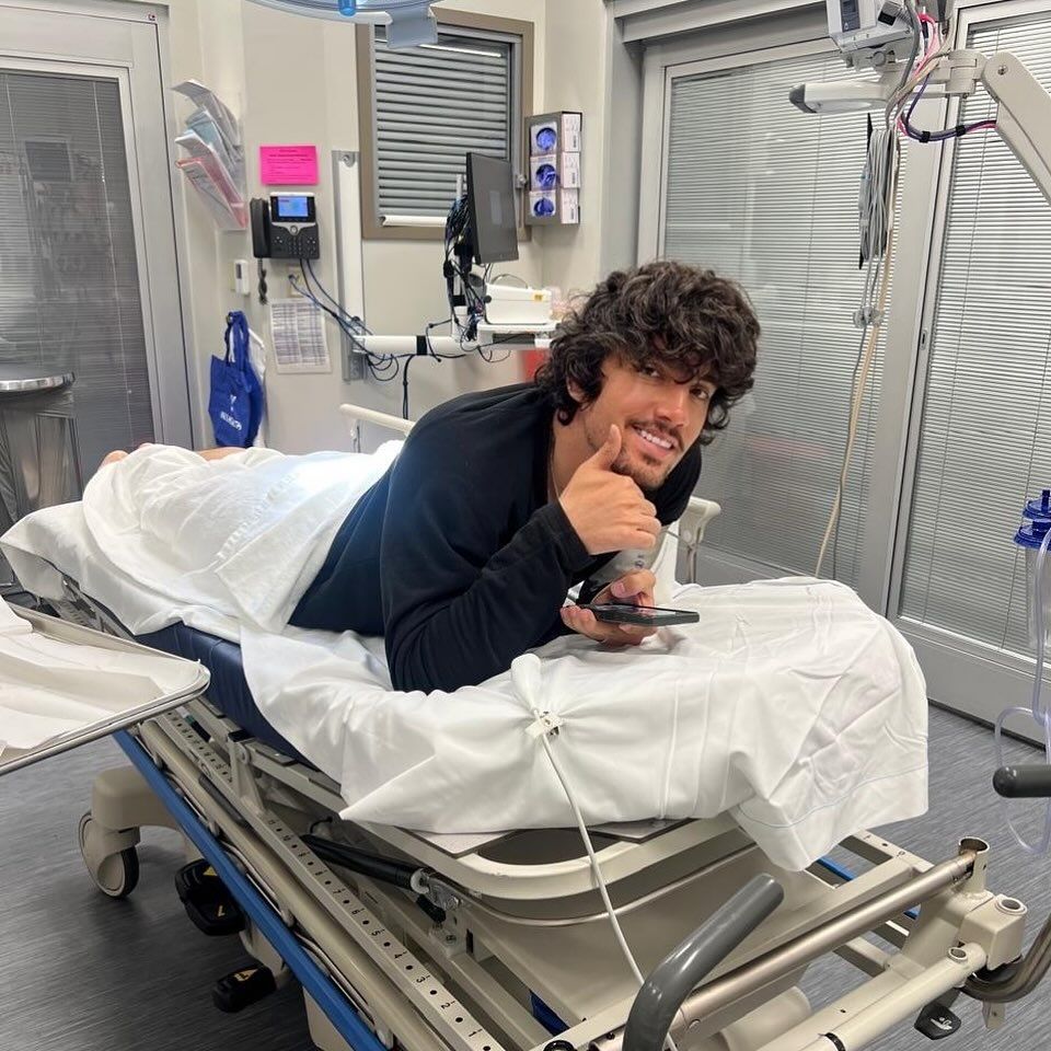 Álex Fernández reflexionó sobre su accidente: "A veces la vida te pone un alto medio rudo".