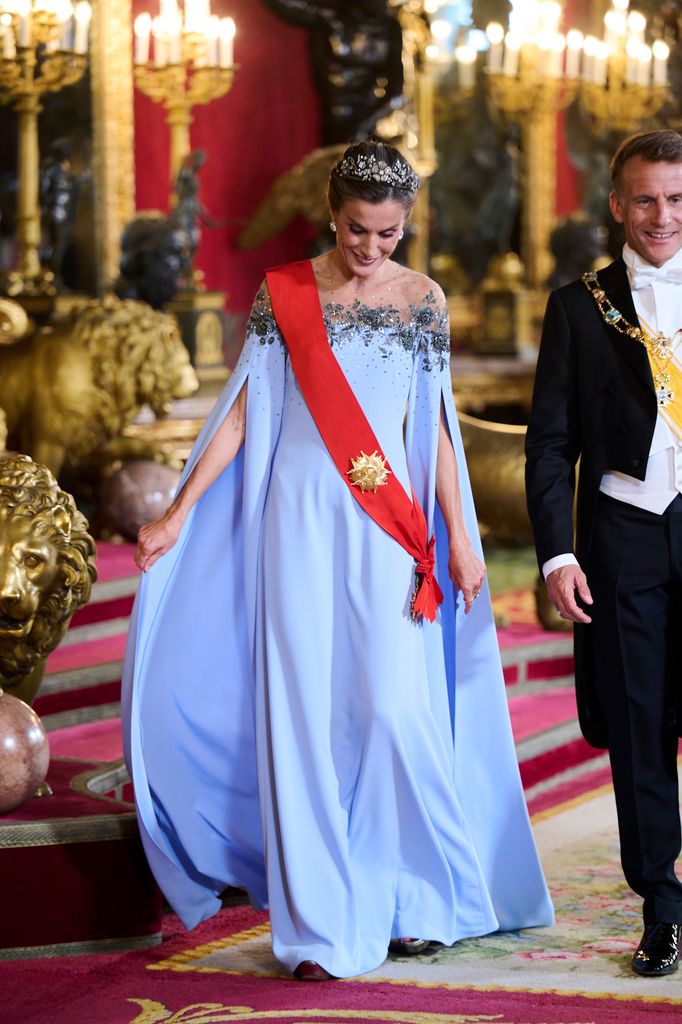 La reina Letizia ha deslumbrado en el Palacio Real de Madrid con la tiara floral