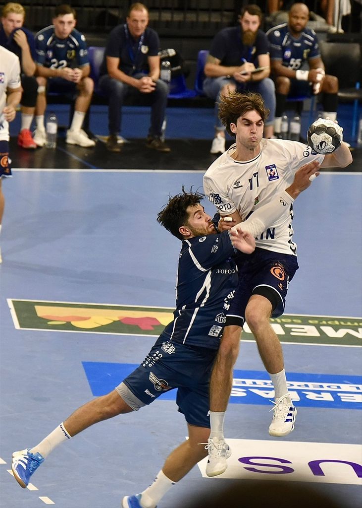 Pablo Urdangarin jugando con su equipo Granollers durante el partido contra el Frigoríficodel Morrazo