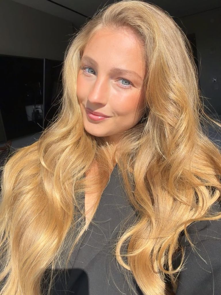Stefanos Tsitsipas presume de amor con su nueva novia, Kristen Thoms
