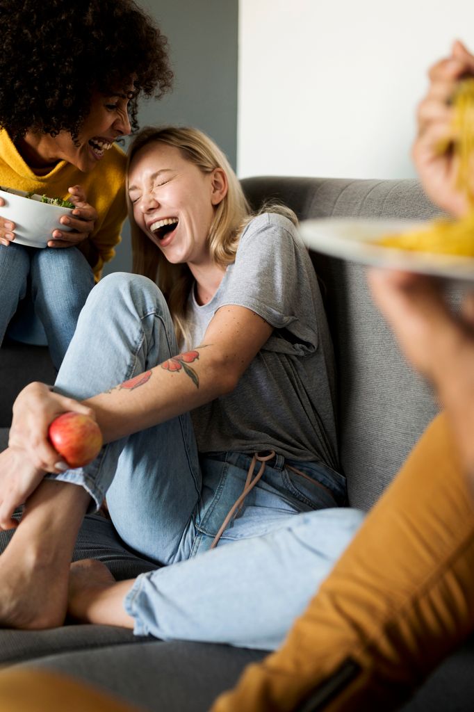 amigas riendo