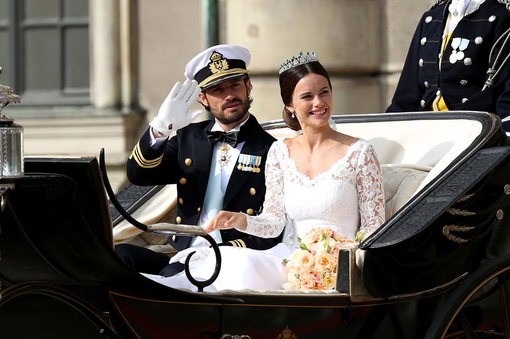 El príncipe Carlos Felipe y la princesa Sofía en el día de su boda, el 13 de junio de 2015, en Estocolmo, Suecia.