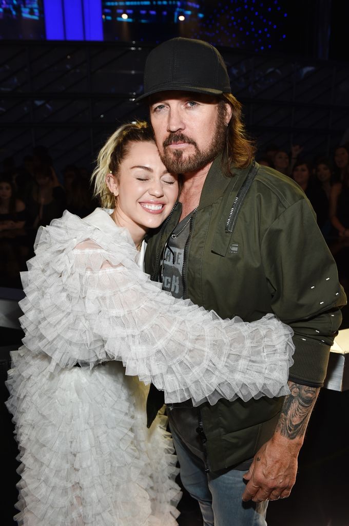 Miley Cyrus y Billy Ray Cyrus en los Billboard Music Awards 2017 en Las Vegas
