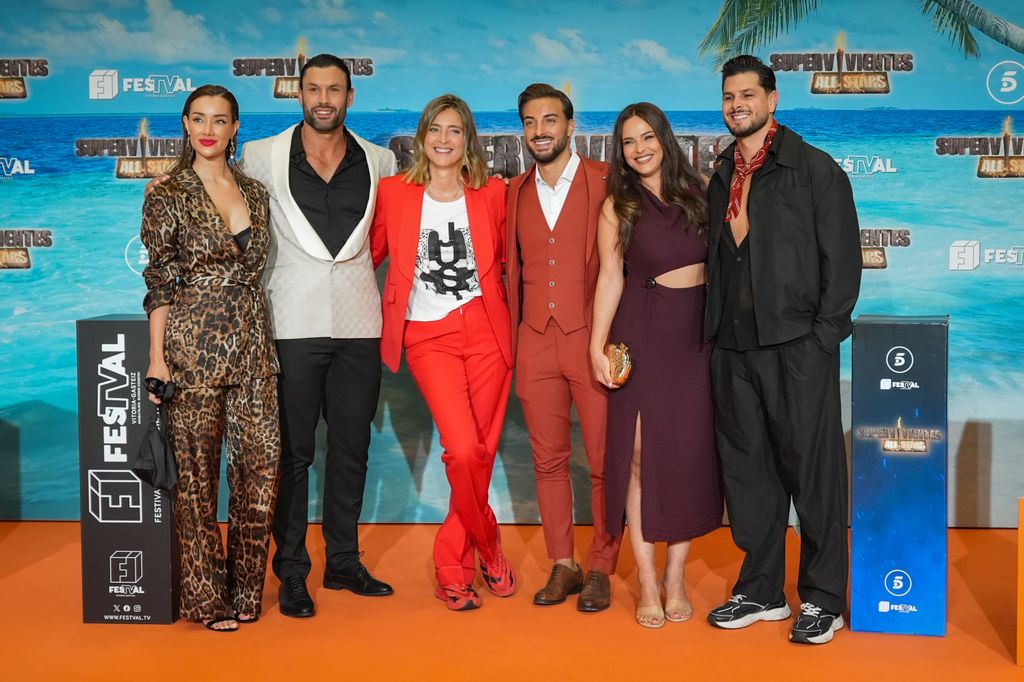 (I-D) Adara Molinero, Jorge PÃ©rez, Sandra Barneda, Borja GonzÃ¡lez, Marta PeÃ±ate y Alejandro Nieto, posan en la alfombra naranja de la XVII ediciÃ³n del FesTVal de Vitoria, en el Palacio de Congresos Europa, a 1 de septiembre de 2025, en Vitoria-GastÃ©iz, Ãlava, PaÃ­s Vasco (EspaÃ±a). Mediaset EspaÃ±a ha presentado el regreso de âSupervivientes All Starsâ el reality en el que los concursantes de ediciones anteriores regresarÃ¡n a los Cayos Cochinos para enfrentarse a una nueva experiencia de supervivencia aÃºn mÃ¡s exigente.

IÃ±aki Berasaluce / Europa Press
01/9/2025