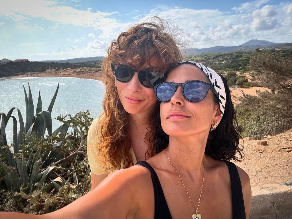 Inma Cuesta con su mujer