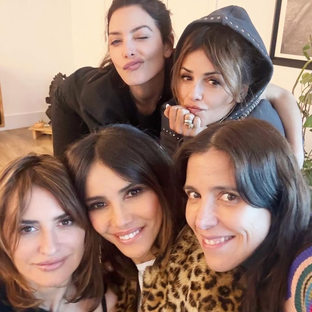 Luisa Mayol celebra su cumpleaños con Bárbara Lennie, Penélope y Mónica Cruz y Goya Toledo