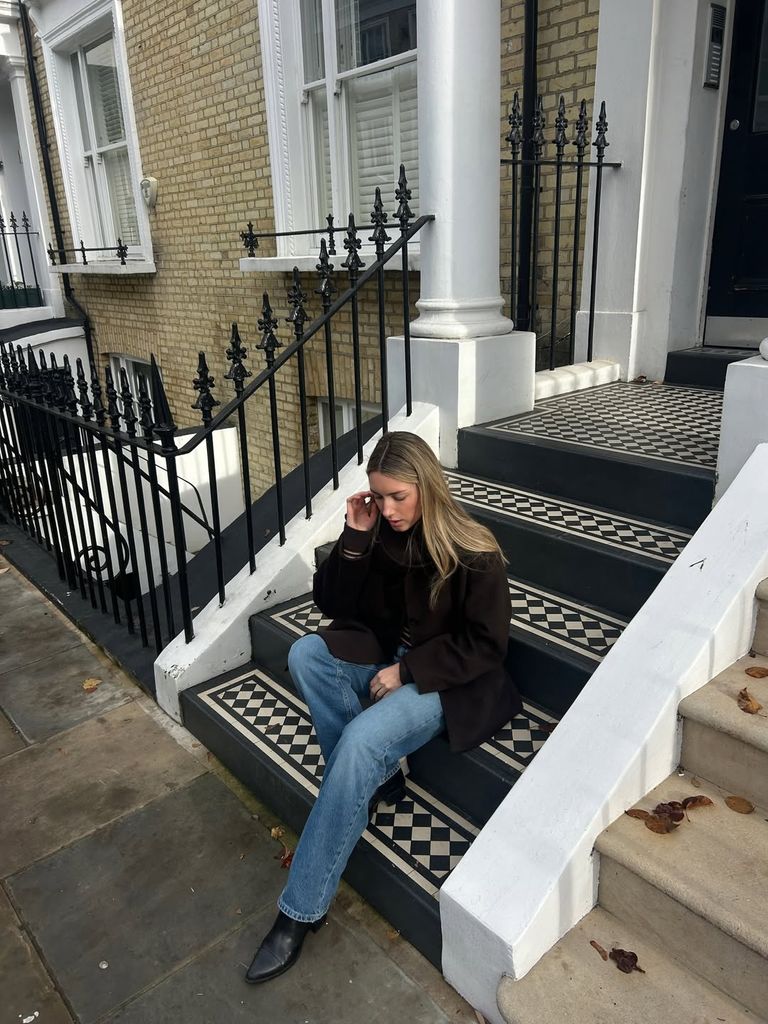 Un abrigo marrón y 3 looks para recorrer Londres de la mano de Daniela Figo