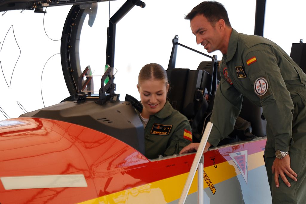 La princesa Leonor en la Academia del Aire de San Javier a bordo del avión Pilatus