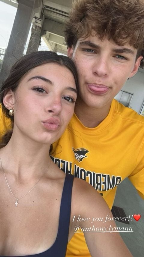 Kailey se dejó ver muy feliz en las nuevas fotos junto a su novio.