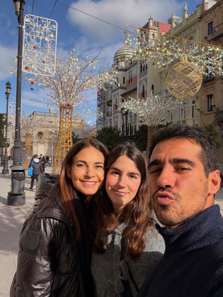 Blanca Llandres y Alberto Herrera con Mariló Montero