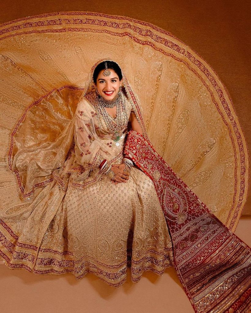 El velo del vestido de novia de cinco metros de largo