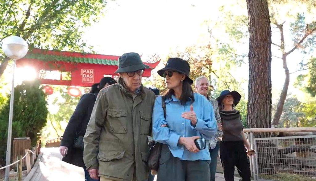 La pareja al llegar al zoológico