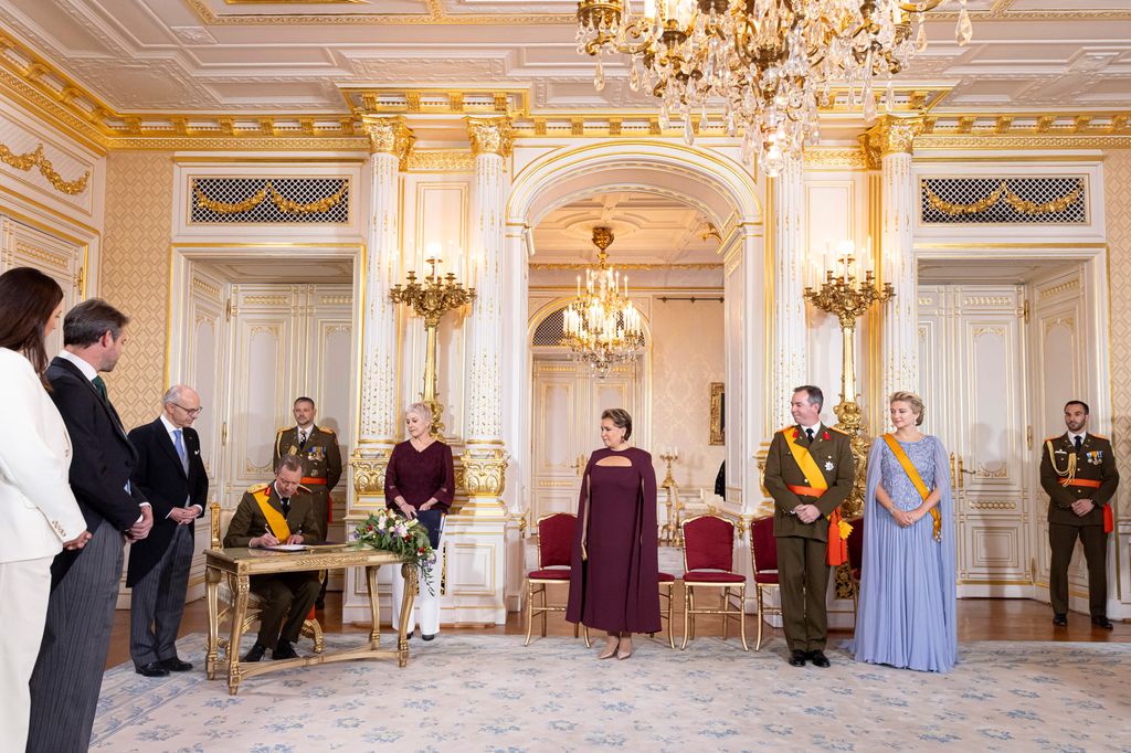 El Gran Duque de Luxemburgo firma oficialmente su abdicación