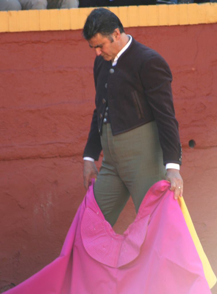 Jesulín de Ubrique durante la corrida benéfica en Guillena, el 22 de febrero de 2026, en Sevilla